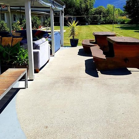 Happy Apple Backpackers Hostel Motueka Exterior photo