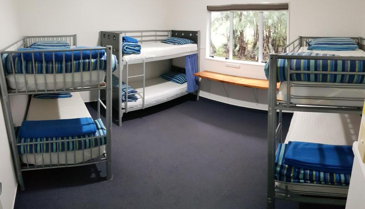 Happy Apple Backpackers Hostel Motueka Exterior photo