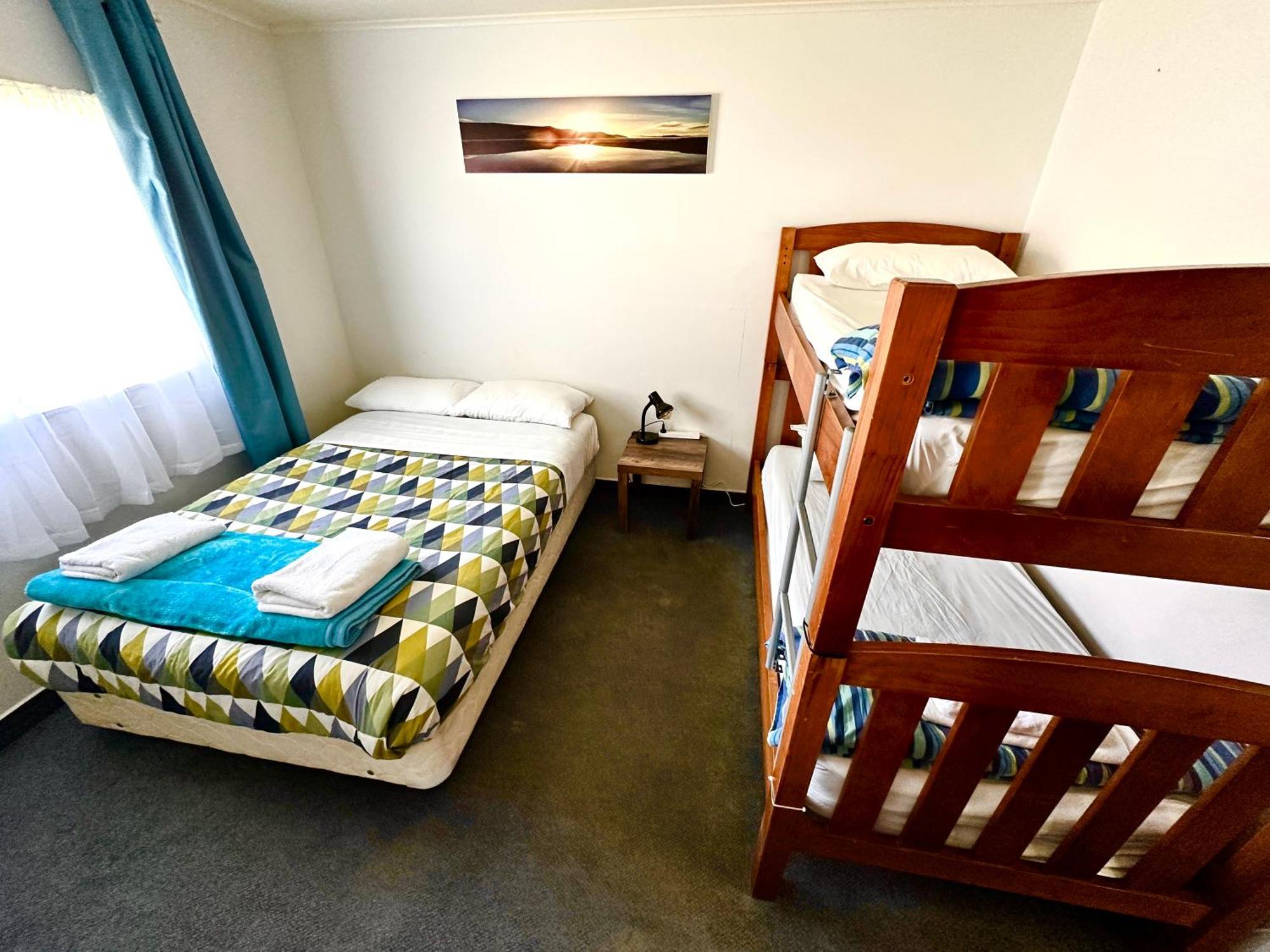 Happy Apple Backpackers Hostel Motueka Room photo