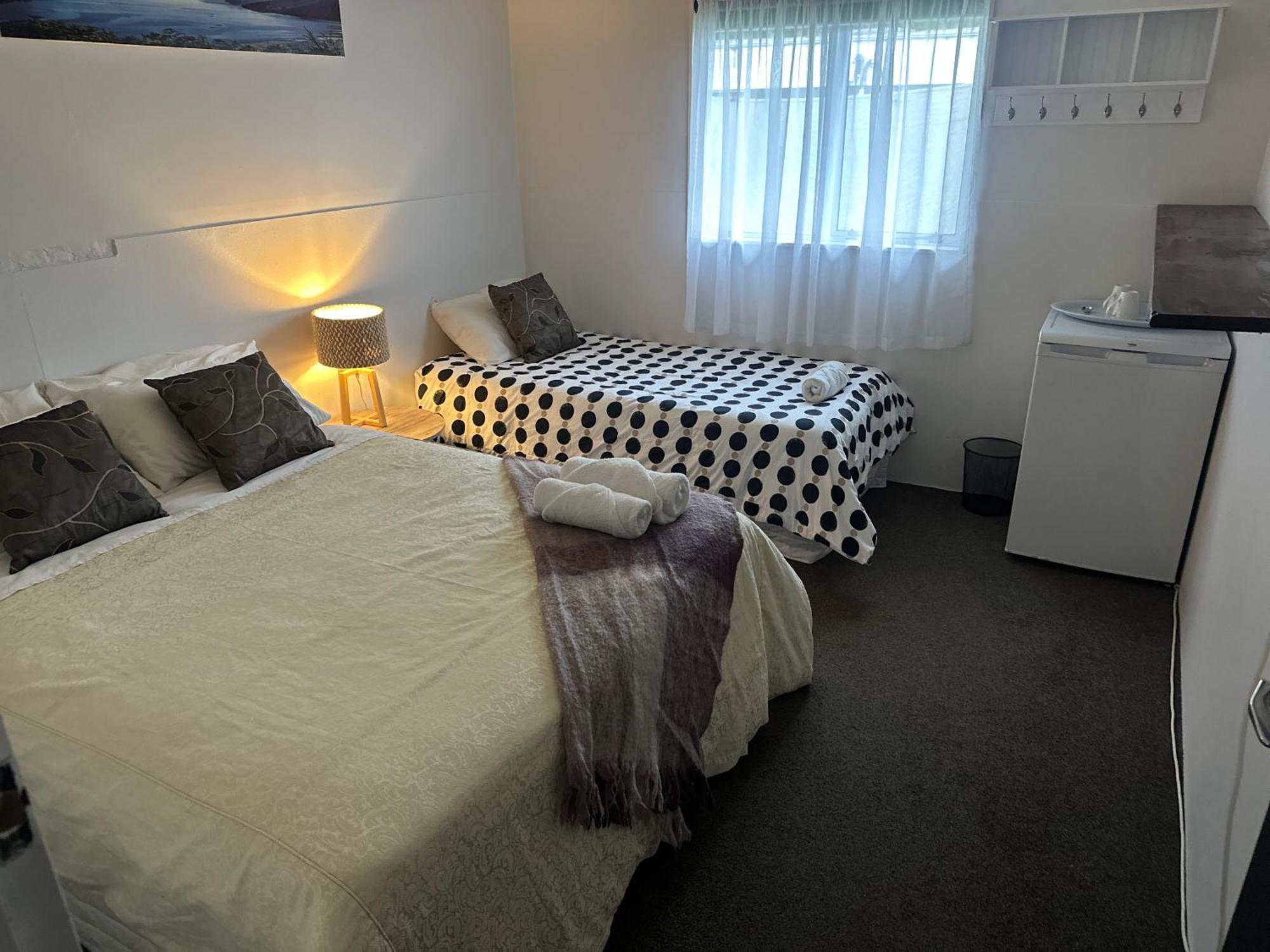 Happy Apple Backpackers Hostel Motueka Room photo