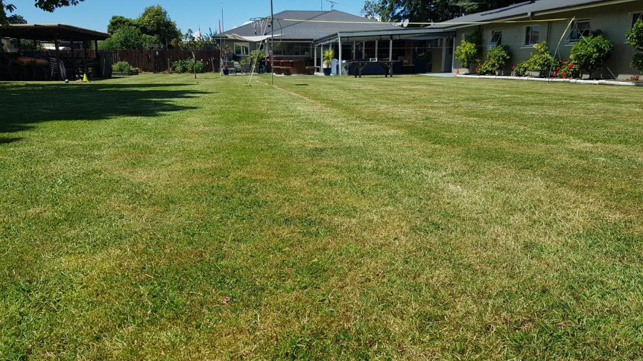 Happy Apple Backpackers Hostel Motueka Exterior photo