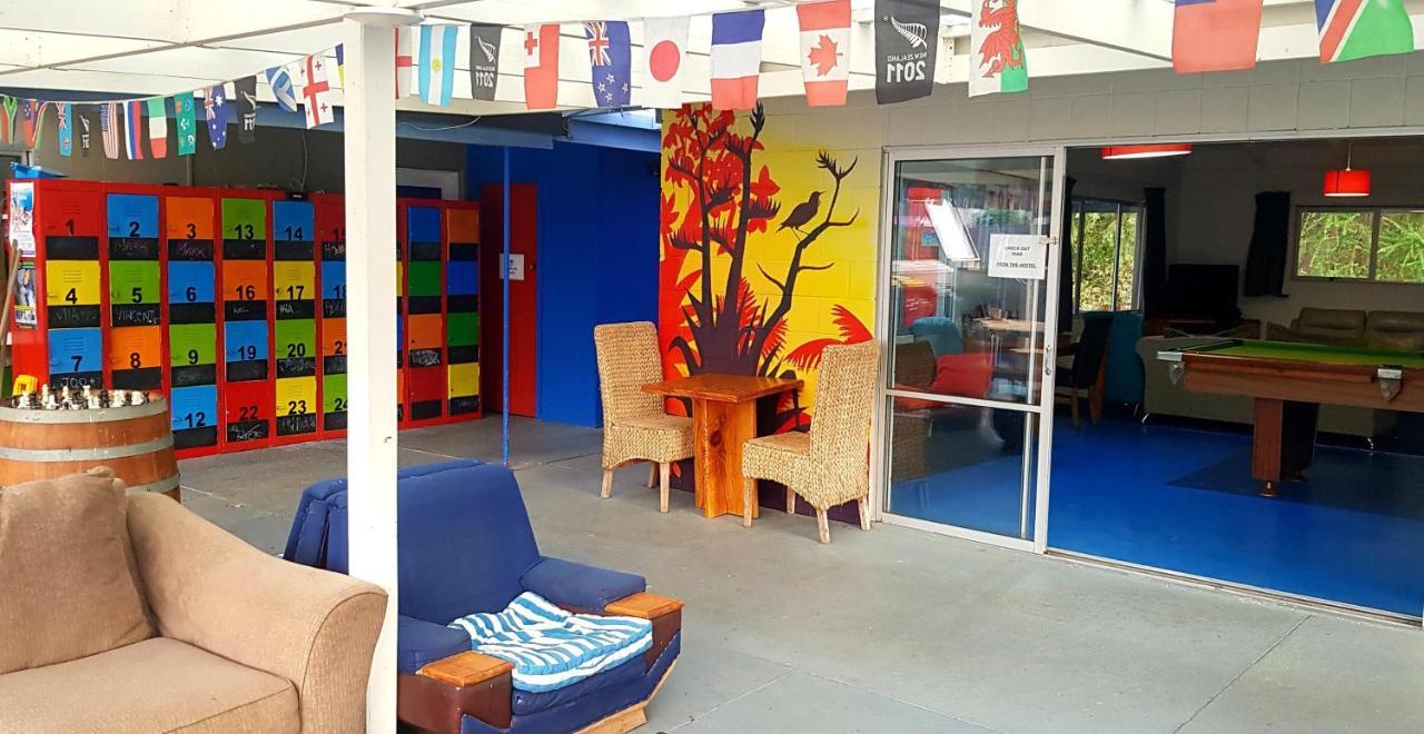 Happy Apple Backpackers Hostel Motueka Exterior photo